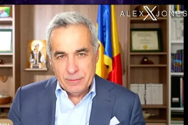 Călin Georgescu revine în spațiul public după o lungă perioadă: Cei care nu sunt de acord cu sistemul sunt numiți extremiști și pleava societății