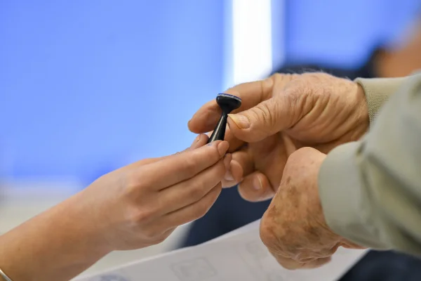 Cine poate solicita URNA MOBILĂ în turul doi al prezidențialelor 2025 și ce documente sunt necesare. Termenul limită pentru depunerea cererii