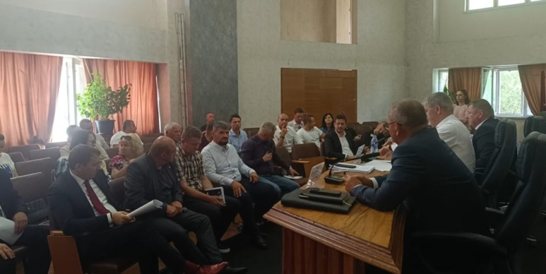 MONITORUL DE BOTOȘANI | Consilierii județeni PSD și AUR au blocat proiectul pentru apă și infrastructură agricolă, acuzând împărțirea părtinitoare a fondurilor