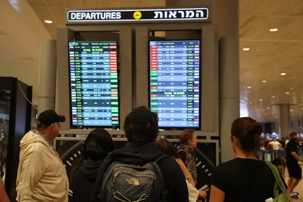 Ambasada SUA la Ierusalim își avertizează cetățenii că nu-i poate ajuta să plece din Israel și îi îndrumă spre cele mai apropiate adăposturi