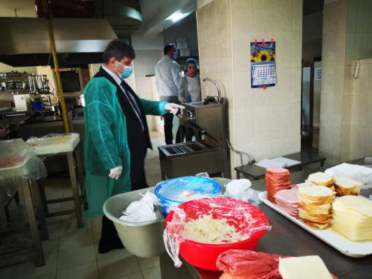 Nereguli găsite de ANSVSA: Produse expirate și condiții de igienă dezastruoase în unități turistice