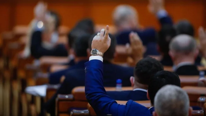 PSD își crește forța de negociere. Primul lot de traseiști aterizează în formațiunea social-democrată
