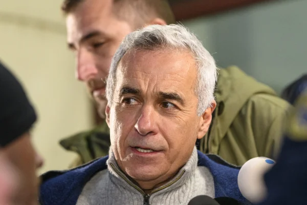 Ce mesaj a transmis Călin Georgescu către suporterii lui George Simion: Un președinte trebuie să fie viu din toate punctele de vedere