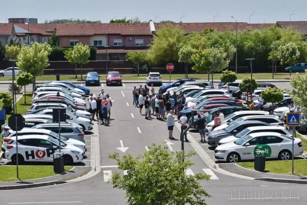​BIHOREANUL | Protest al șoferilor Bolt din Oradea: „Fără șoferi, nu există platformă. Cerem respect și condiții corecte”