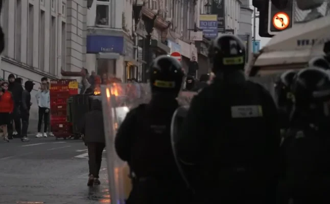 Cum cad românii din Irlanda de Nord victime ideologiilor anti-imigraționiste. Paradoxul votului masiv pro-Simion din diaspora