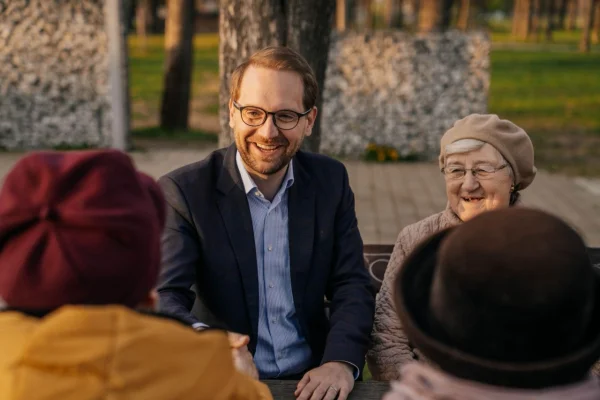 Dominic Fritz, votat președinte al USR. ”Poate că vine timpul ca România să fie condusă nu doar din București”