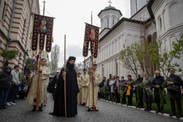 O asociație cere stoparea finanțării cultelor religioase de către stat, stoparea finanțării profesorilor de religie din fonduri publice și transferul celor 3,7 miliarde de lei către educație și sănătate