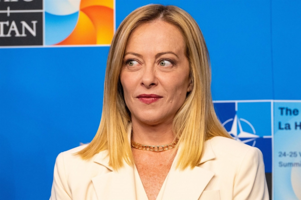 FOTO/VIDEO Ce se întâmplă cu Meloni? Grimasele premierului Italiei au aprins Internetul: Teorii de la oboseală și consum de droguri până la 'spionaj mental'