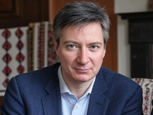 Andrei Caramitru spune că în judeţele sărace 50% din personalul de la stat trebuie dat afară
