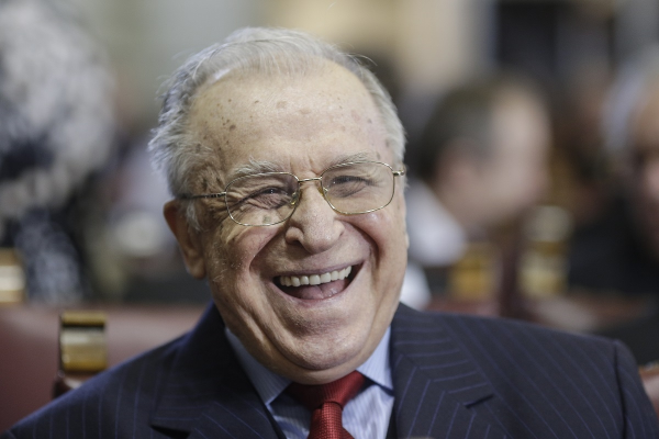 Medicii au reușit să-l stabilizeze pe Ion Iliescu: A fost o noapte foarte grea pentru fostul președinte