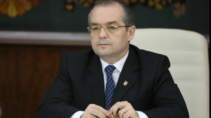 Emil Boc, SOLUȚIA la decizia CCR: Schimbați majoritatea Curții în iunie