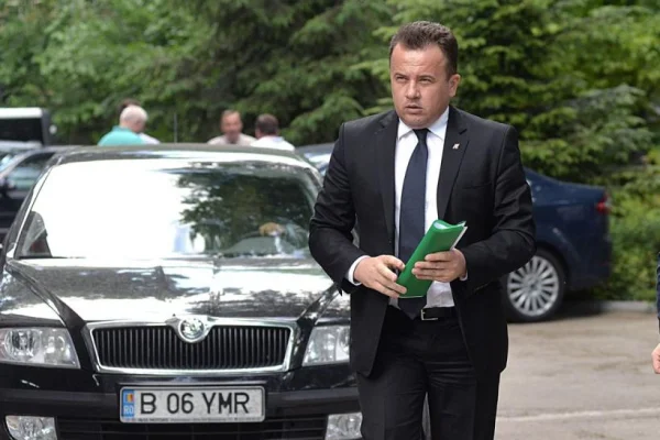 Fostul ministru al Educației Liviu Pop s-a decis. S-a înscris în PUSL și candidează la Primăria Baia Mare