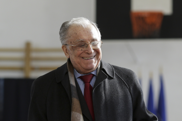 De ce l-a felicitat Ion Iliescu pe Nicușor Dan după alegerile prezidențiale