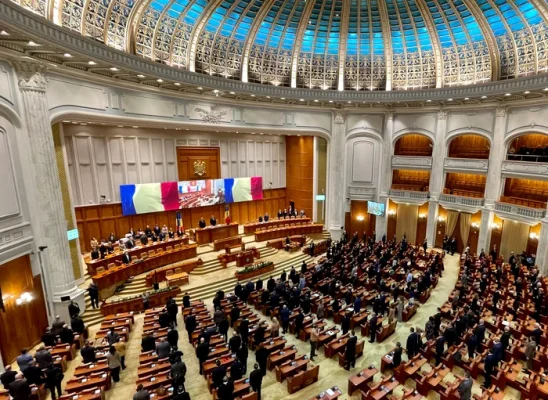 21 de deputați cu proprietăţi în Capitală rămân fără bani din decontarea chiriei. Parlamentarii modifică statutul