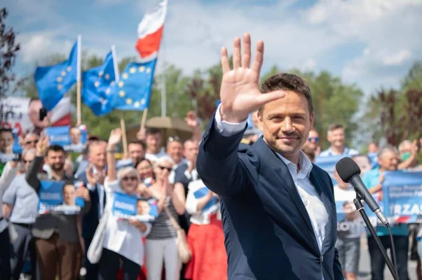 Rafal Trzaskowski îl devansează în popularitate pe naționalistul Karol Nawrocki înaintea turului al doilea al alegerilor prezidențiale de duminică din Polonia