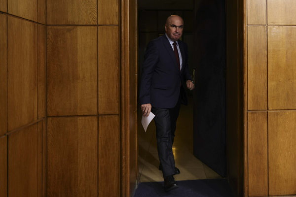 Cine sunt oamenii lui Ilie Bolojan de la Palatul Victoria. Consilierii pe care i-a adus în Guvern/ ”Numirile mă vor califica sau descalifica”