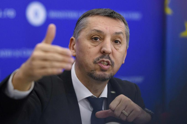 Schimbare majoră în învățământ: Daniel David a semnat ordinul care aprobă planurile-cadru din liceu