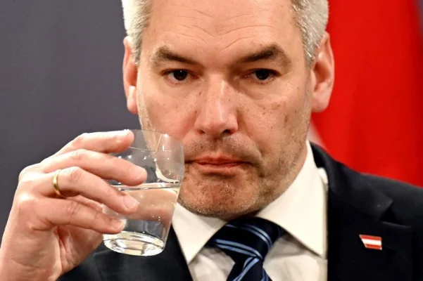 Marcel Ciolacu are, joi, o întrevedere cu omologul austriac, Karl Nehammer