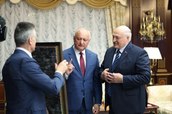 Igor Dodon, din nou alături de Lukașenko. „Ești viu!”: Ce au discutat cei doi lideri politici în Belarus