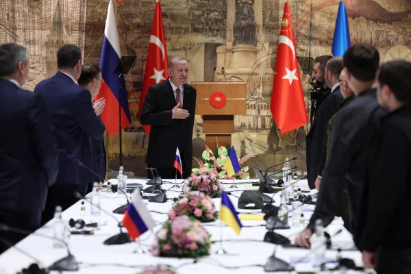 Delegaţi din Ucraina şi Rusia negociază din nou un armistiţiu la Istanbul