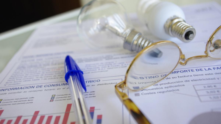 Energia poate fi chiar și de trei ori mai ieftină între orele 11.00 și 18.00. Ce este tariful dinamic