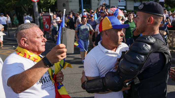 George Simion: Un criminal umblă în libertate de 14 zile, jandarmii păzesc o dubiță cu cartofi