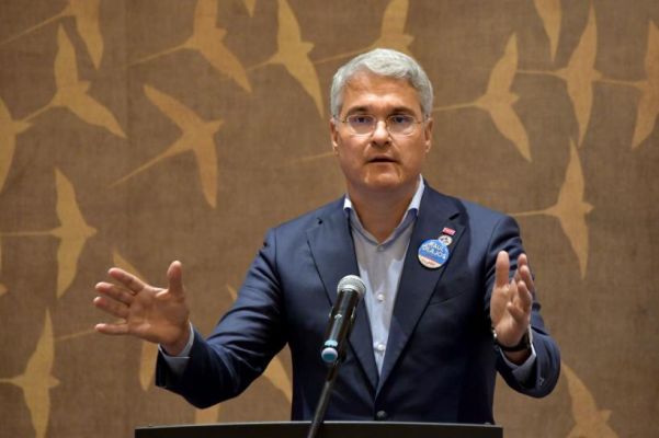 Firma înființată de actualul ministru al Fondurilor Europene continuă să primească de la stat, pe bandă rulantă, contracte de consultanță