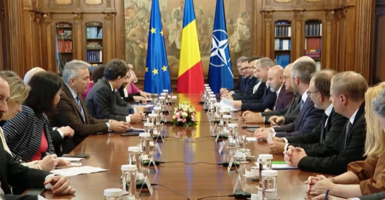 Reacție dură a PSD după ce Cristian Ghinea a spus că social-democrații au "fetișuri". "Riscă să compromită stabilitatea guvernamentală"