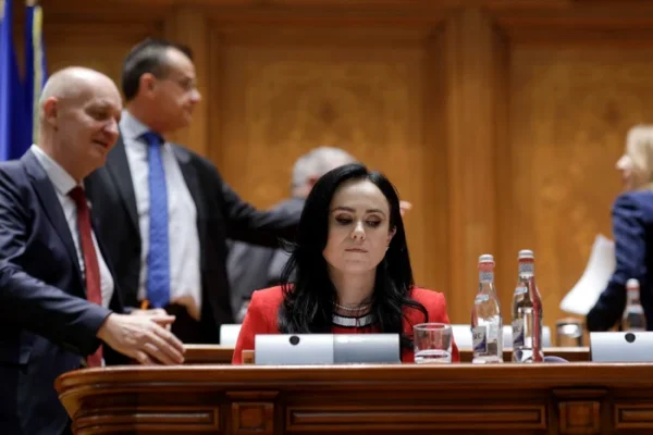 Video
Ministrul Muncii, cu lacrimi în ochi după ce s-a votat moțiunea împotriva sa: „Este matematică electorală”