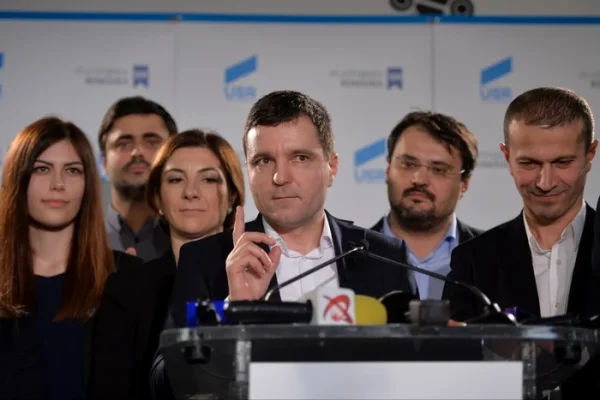 EXCLUSIV CUTIA NEAGRĂ. Duşmanii politici ai lui Nicuşor Dan. L-au sabotat, i-au făcut nedreptăţi, l-au înjurat, iar acum aşteaptă funcţii şi avantaje!