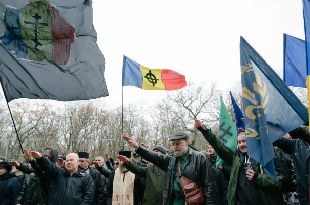 Fotografia de la Tâncăbești. Cum a reacționat Institutul „Elie Wiesel” după declarațiile lui Nicușor Dan referitoare la manifestările LEGIONARE
