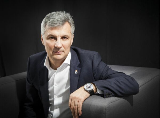 Liderul senatorilor PSD îi cere lui Bolojan să ia la puricat multinaționalele: 'Să te lupți cu bugetarii și pensionarii e frecție la picior de lemn'