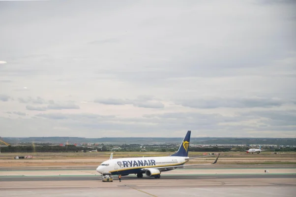 Probleme tehnice cu un avion RyanAir, programat să decoleze de pe aeroportul Otopeni. Pasagerii, îmbarcați în alt avion