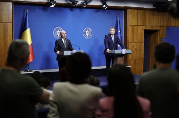 Bolojan anunță reforma administrației locale: „Numărul de angajați din primării și consilii județene va fi plafonat”.