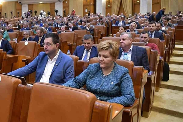 Oana Ozmen, deputat PNL: Eficiența energetică, decarbonarea sectorului clădirilor și integrarea hidrogenului în industrie și transporturi trebuie dezvoltate în beneficiul cetățenilor