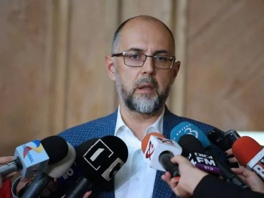 Kelemen Hunor explică de ce şi cum s-a ajuns la discuţii despre terapii de cuplu în timpul negocierilor pentru guvernare: Nici măcar nu eu am zis / Sunt multe lucruri care trebuie discutate / Nu sunt eu psihoterapeut de grup, dar lăsaţi-i să vorbească