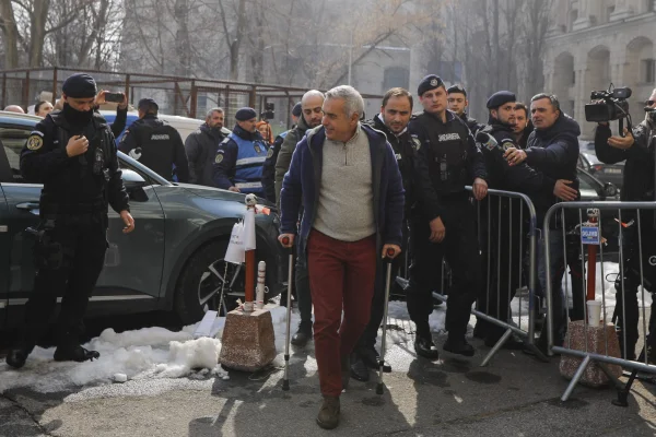 Ultrașii cluburilor de fotbal din București nu vor ieși în stradă pentru Călin Georgescu!