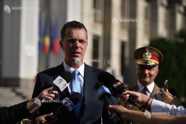 Ministrul Apărării: 18 aeronave F-16 vor fi achiziționate de România, la ''un euro'', până la finalul anului