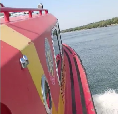 Accident naval în apropiere de Maliuc, Tulcea. Intervenție de urgență cu ambarcațiuni de salvare, ambulanțe și un elicopter