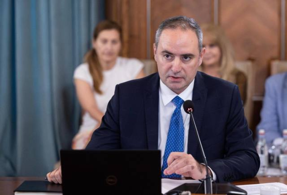Alexandru Nazare: Trebuie făcută curăţenie în tot ce înseamnă sinecuri şi privilegii, în tot ce înseamnă cheltuieli discreţionare şi trebuie reinstituită disciplina finanţelor publice / Am ajuns la 60% datorie publică