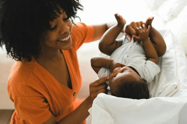 Botswana a devenit prima ţară din Africa care a eliminat transmiterea HIV de la mamă la făt