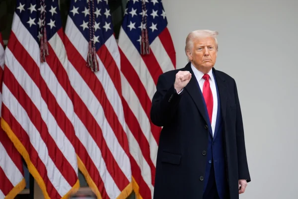 Trump zboară la Roma pentru funeraliile Papei Francisc, în prima deplasare internațională din mandat