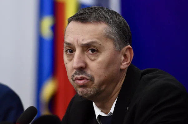 Schimbări privind bursele școlare. Ministrul Educației: „În locul elevilor, aș protesta și eu”