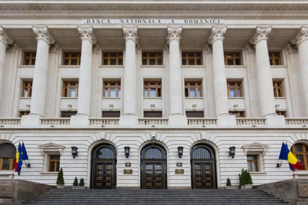 Consilier în cadrul BNR: Nu avem prea mult timp pentru a porni la o reformă profundă, a economiei şi a societăţii. Va fi foarte greu, pentru că interesele care vor fi afectate de reformă sunt puternice şi bine structurate