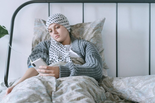 Un tip de biopsie lichidă detectează cancerul colorectal în formă incipientă cu o precizie de 95%, arată un nou studiu