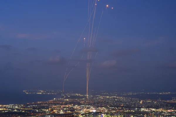 Israelul atacă din nou Beirutul. A fost vizat un centru de comandă al grupării militante Hezbollah