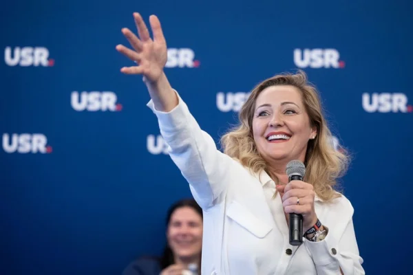 Nou motiv de scandal: Lasconi s-a întovărăşit cu un ”condamnat penal”