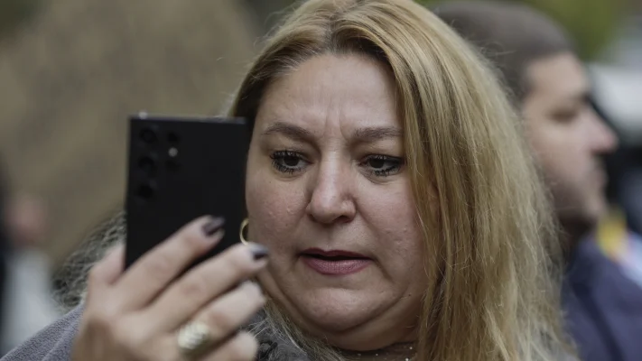 SOS România, partidul Dianei Şoşoacă, mai pierde doi parlamentari. „Suveraniştii” părăsesc corabia care se scufundă