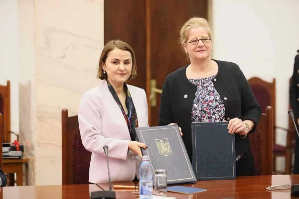 MAE: ministra Luminița Odobescu a semnat acordul pentru înființarea unei delegații a Federației Internaționale a Societăților de Cruce Roșie și Semilună Roșie în România