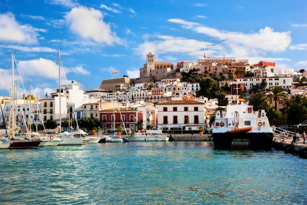 Plănuiți o vacanță în Europa în acest an? Toate taxele turistice, interdicțiile și restricțiile din 2025 explicate